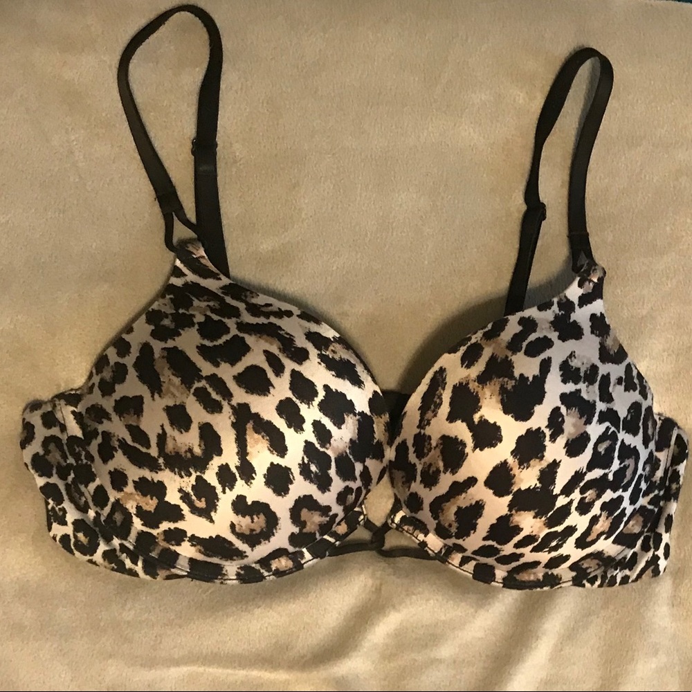 VS Miraculous Plunge Add-2-Sizes Push-up Bra